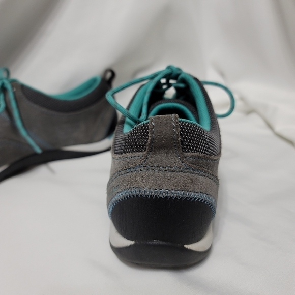 L. L. Bean Women's BeanSport Suade Casual Lace-Up Shoes Grey / Teal size 7.5 - Picture 5 of 14